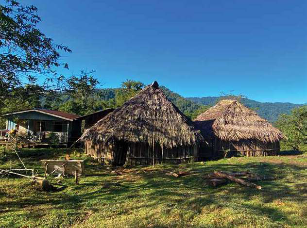 Indigenous community welcome in the Cabecar reserve